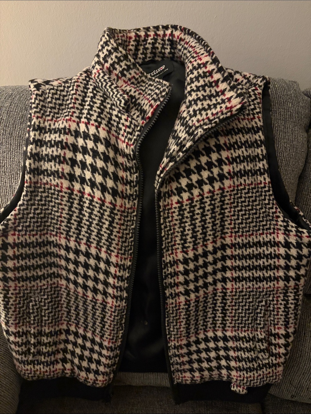 Black & Cream Houndstooth Zip Vest - size M Women’s